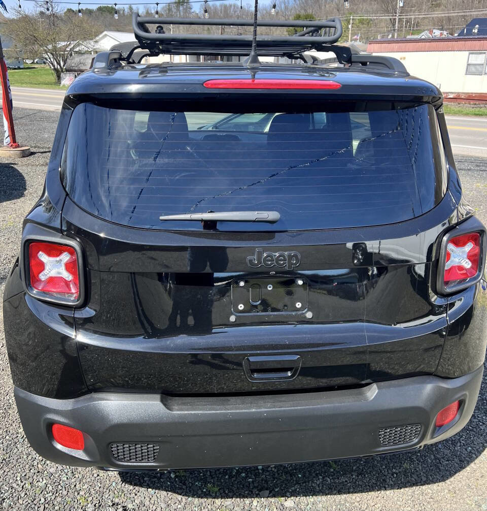 Used 2018 Jeep Renegade Altitude FWD image 5