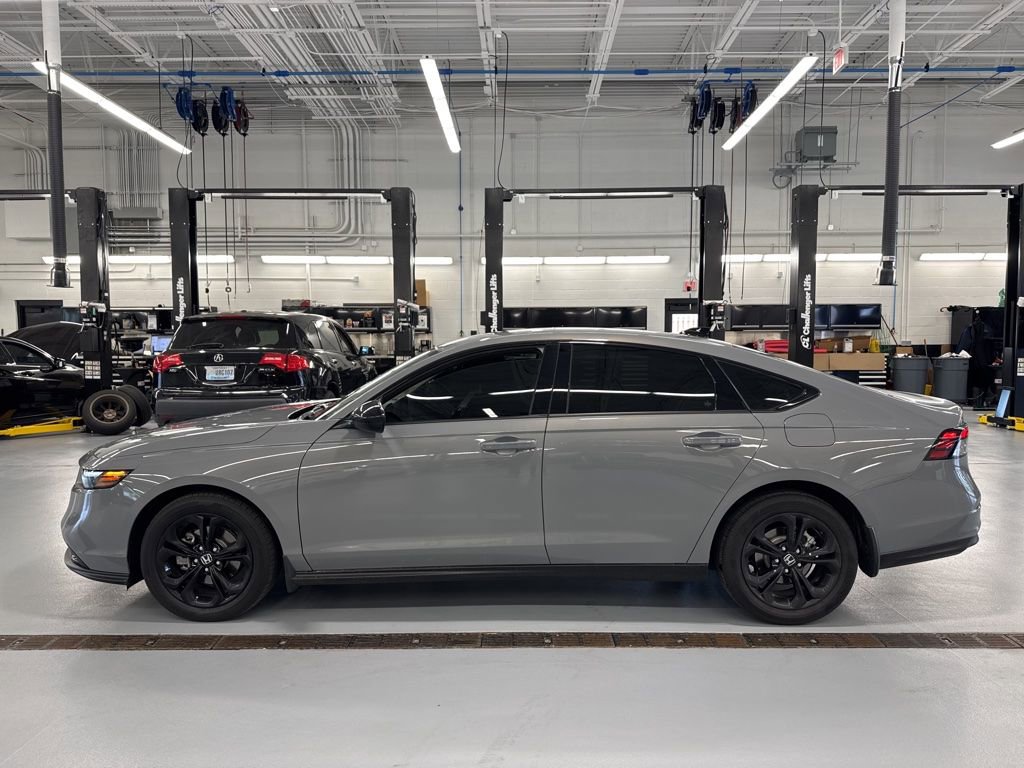 Used 2025 Honda Accord SE image 8
