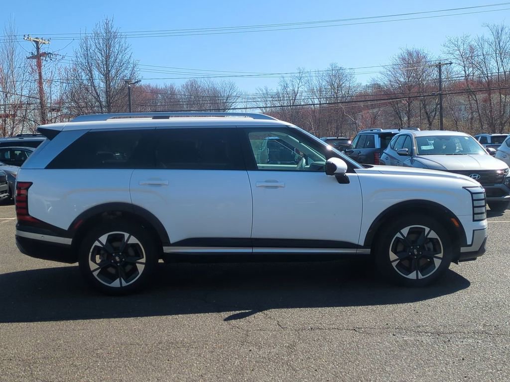 Used 2026 Hyundai Palisade Limited image 2