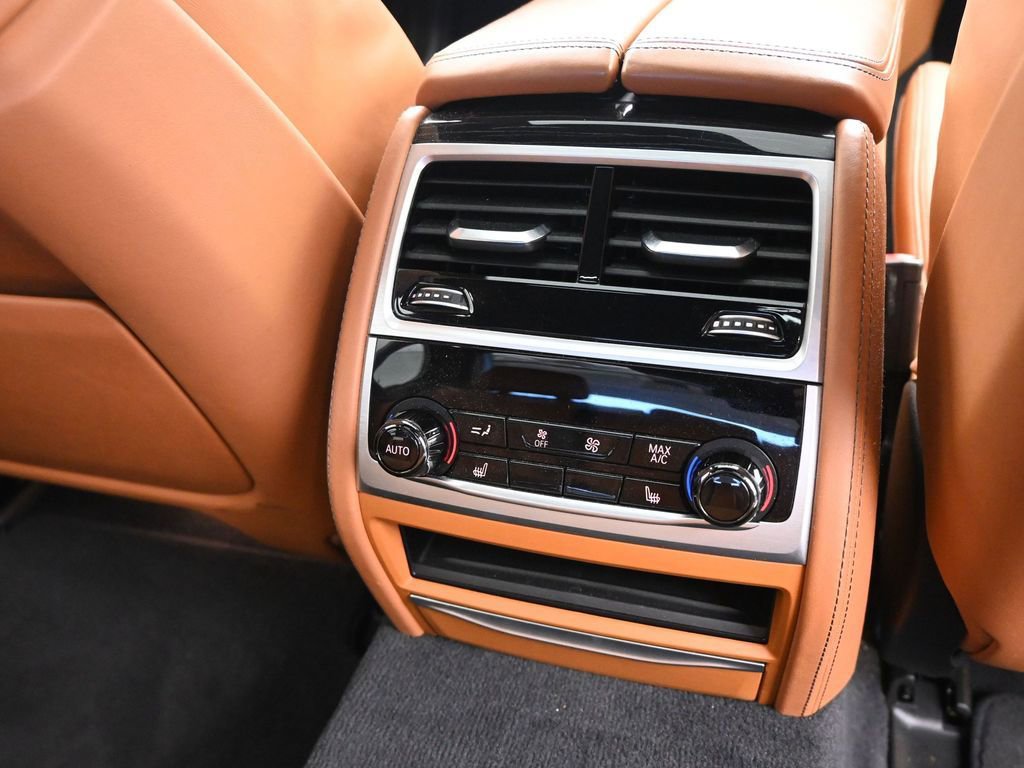 Used 2018 BMW 750i 750i 4D Sedan image 16