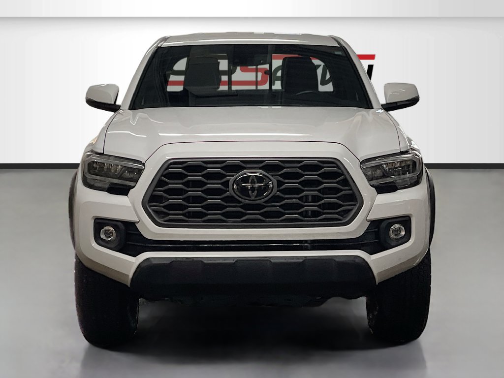 Used 2022 Toyota Tacoma TRD Off-Road w/ TRD Premium Off Road Package AWD/4WD image 2
