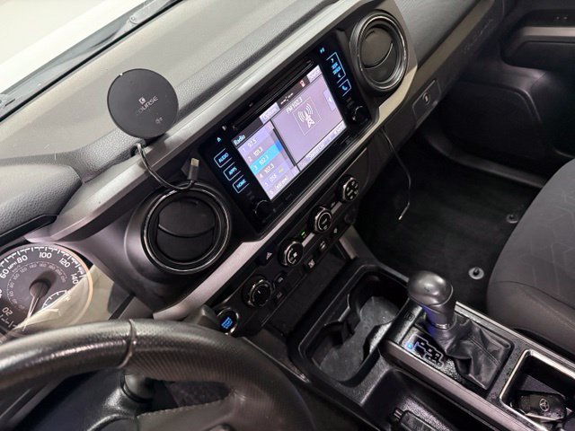 Used 2019 Toyota Tacoma TRD Off-Road AWD/4WD image 25