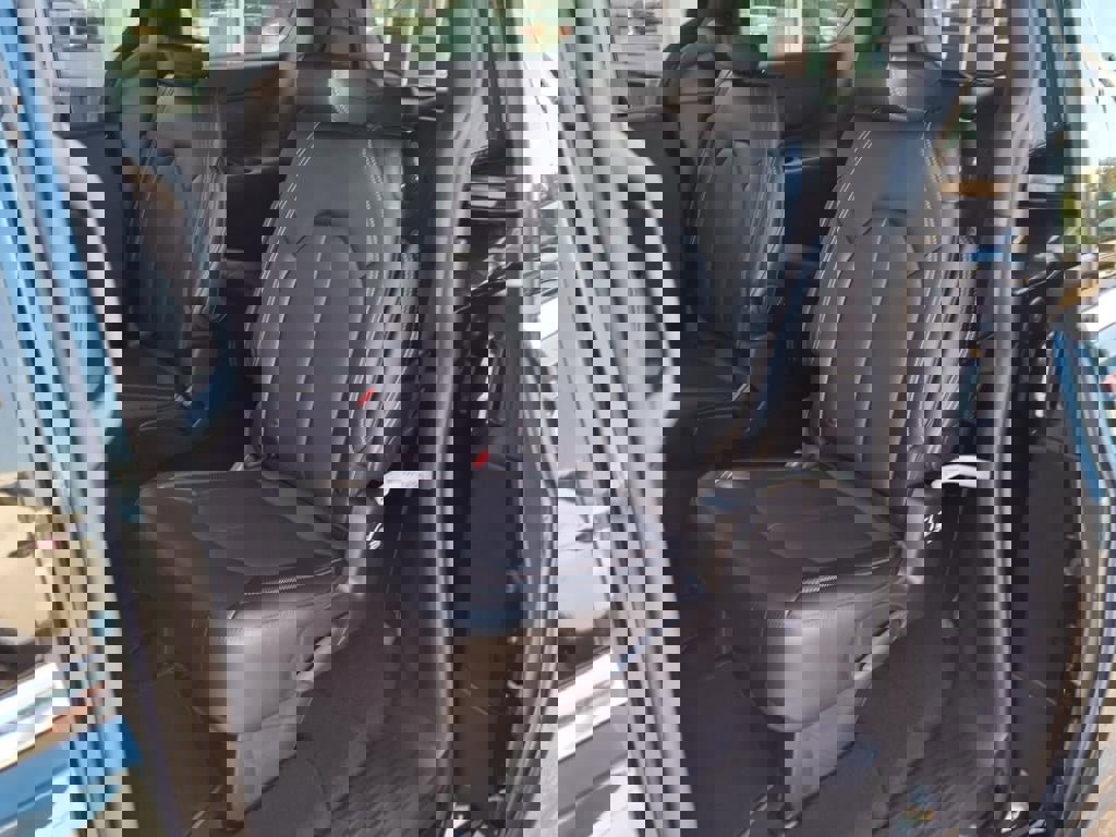 New 2025 Chrysler Pacifica Select image 18