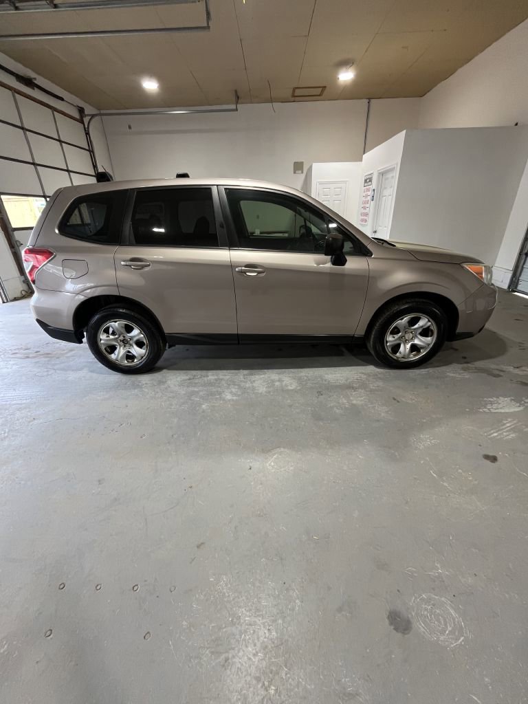 Used 2015 Subaru Forester 2.5i image 2