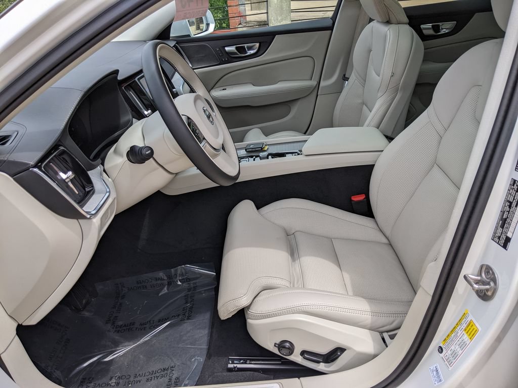 Certified 2026 Volvo V60 B5 Cross Country Ultra w/ Protection Package Premier AWD/4WD image 11
