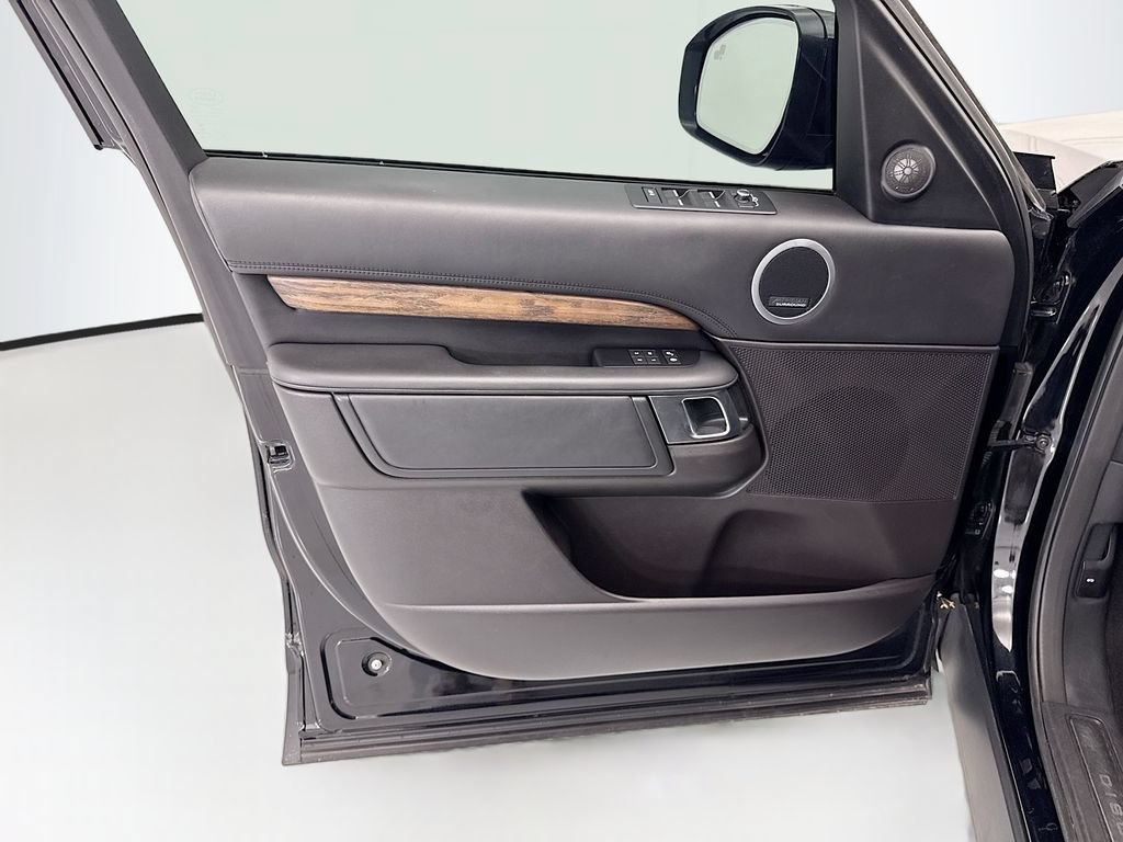 Used 2018 Land Rover Discovery HSE Luxury AWD/4WD image 22