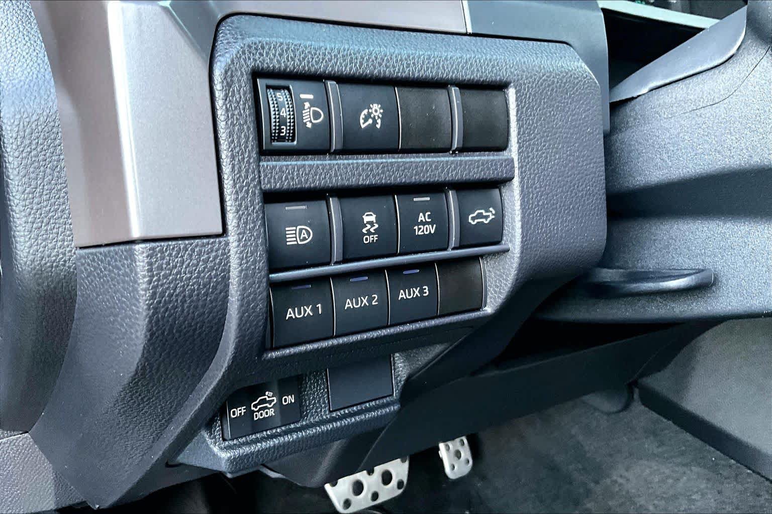 Certified 2024 Toyota Tacoma TRD Sport w/ TRD Sport Premium Package AWD/4WD image 33