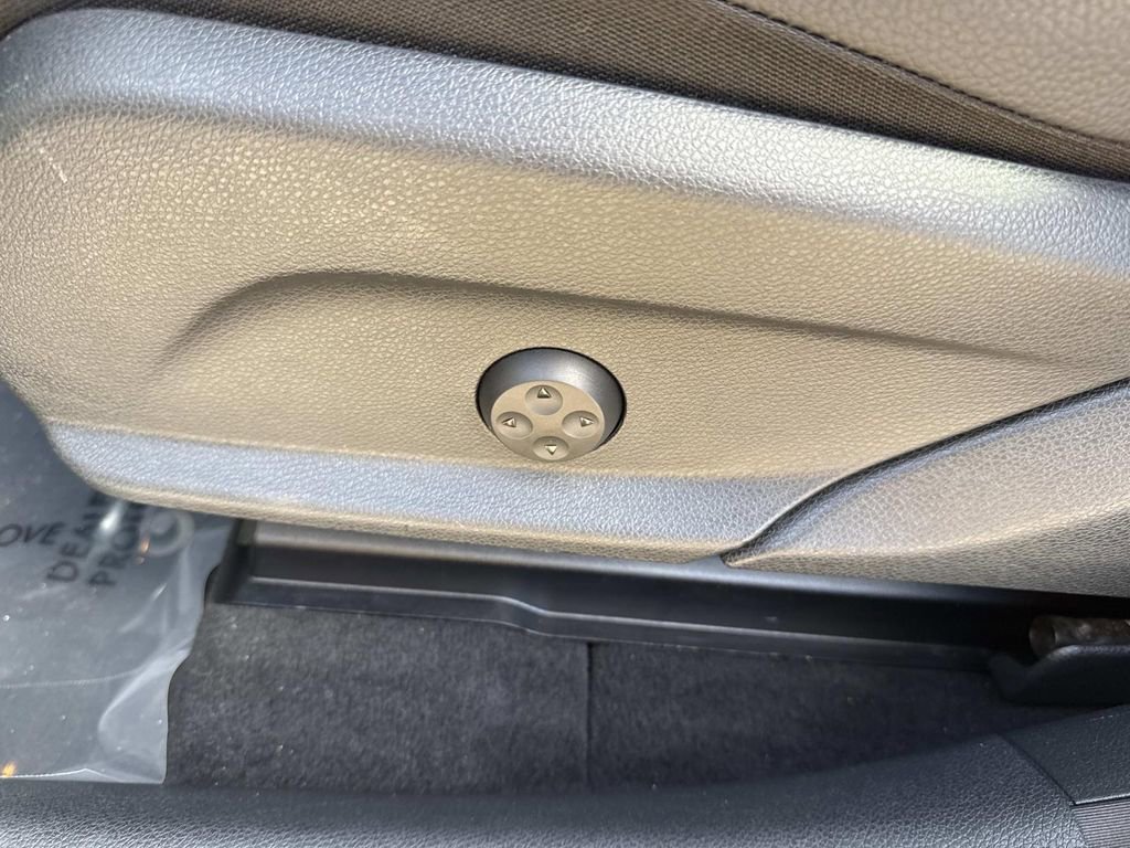 Used 2018 Mercedes-Benz GLC 300 image 27