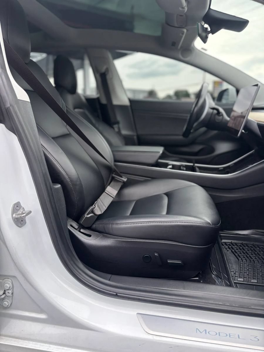Used 2018 Tesla Model 3 Long Range AWD/4WD image 3