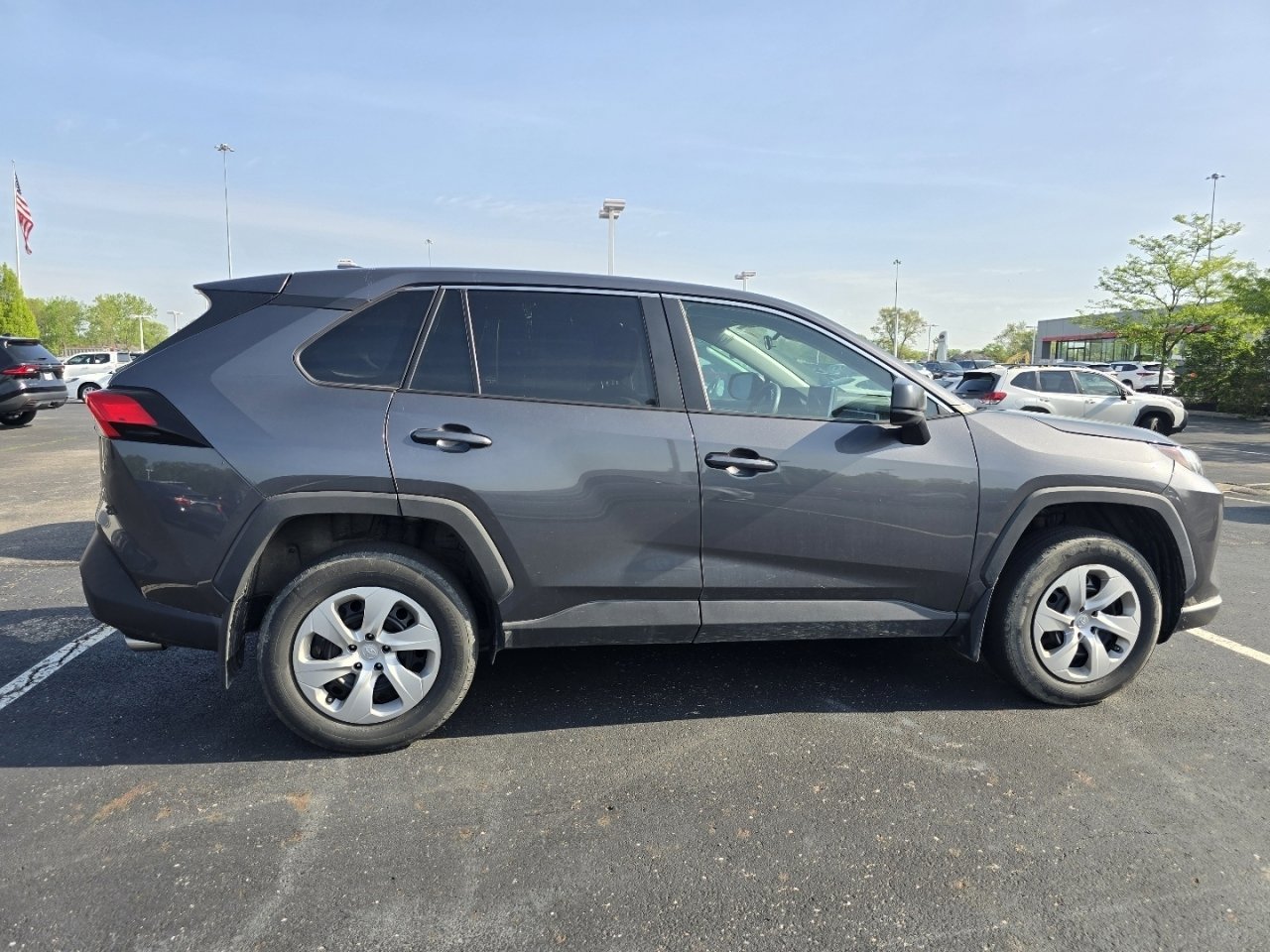 Used 2024 Toyota RAV4 LE AWD/4WD image 8