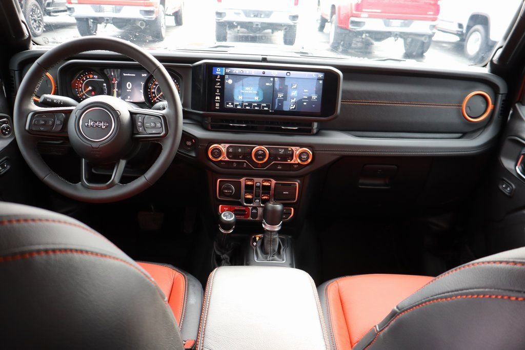 Used 2025 Jeep Gladiator Mojave w/ Convenience Group image 20