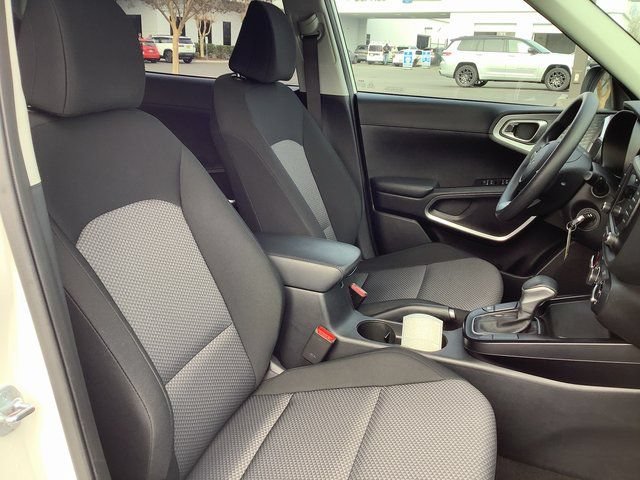 Used 2024 Kia Soul LX w/ Option Group 015 FWD image 35