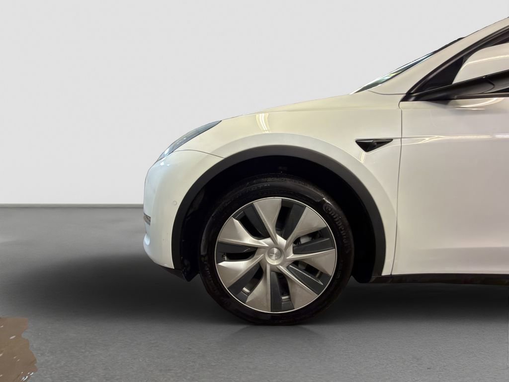 Used 2022 Tesla Model Y Long Range AWD/4WD image 21
