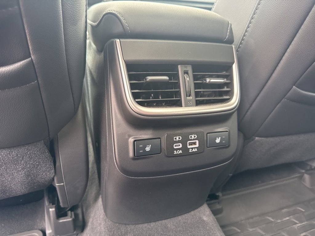 Used 2025 Subaru Outback Touring AWD/4WD image 22