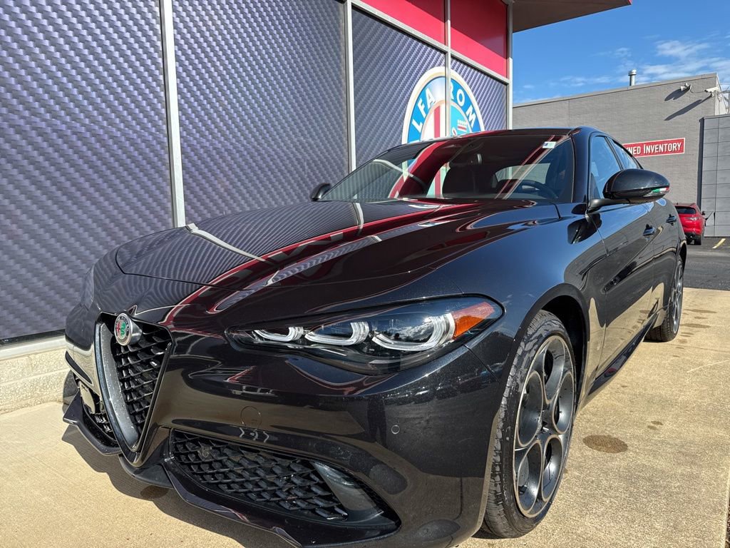 New 2025 Alfa Romeo Giulia AWD w/ Driving Assist Package image 10