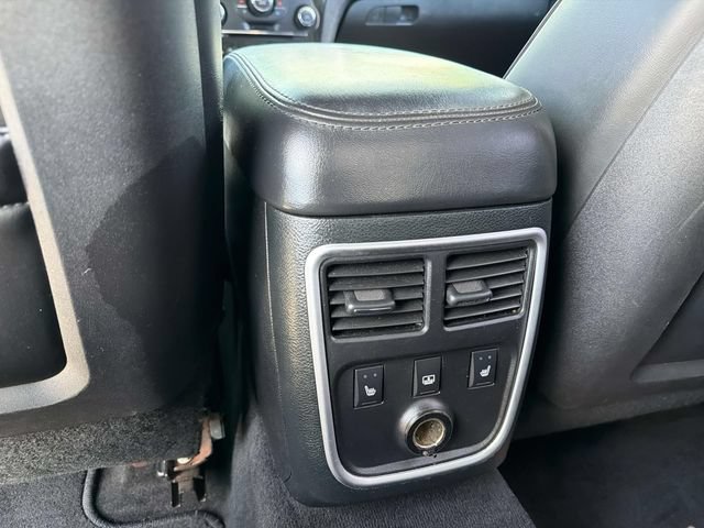 Used 2014 Chrysler 300 C AWD/4WD image 17