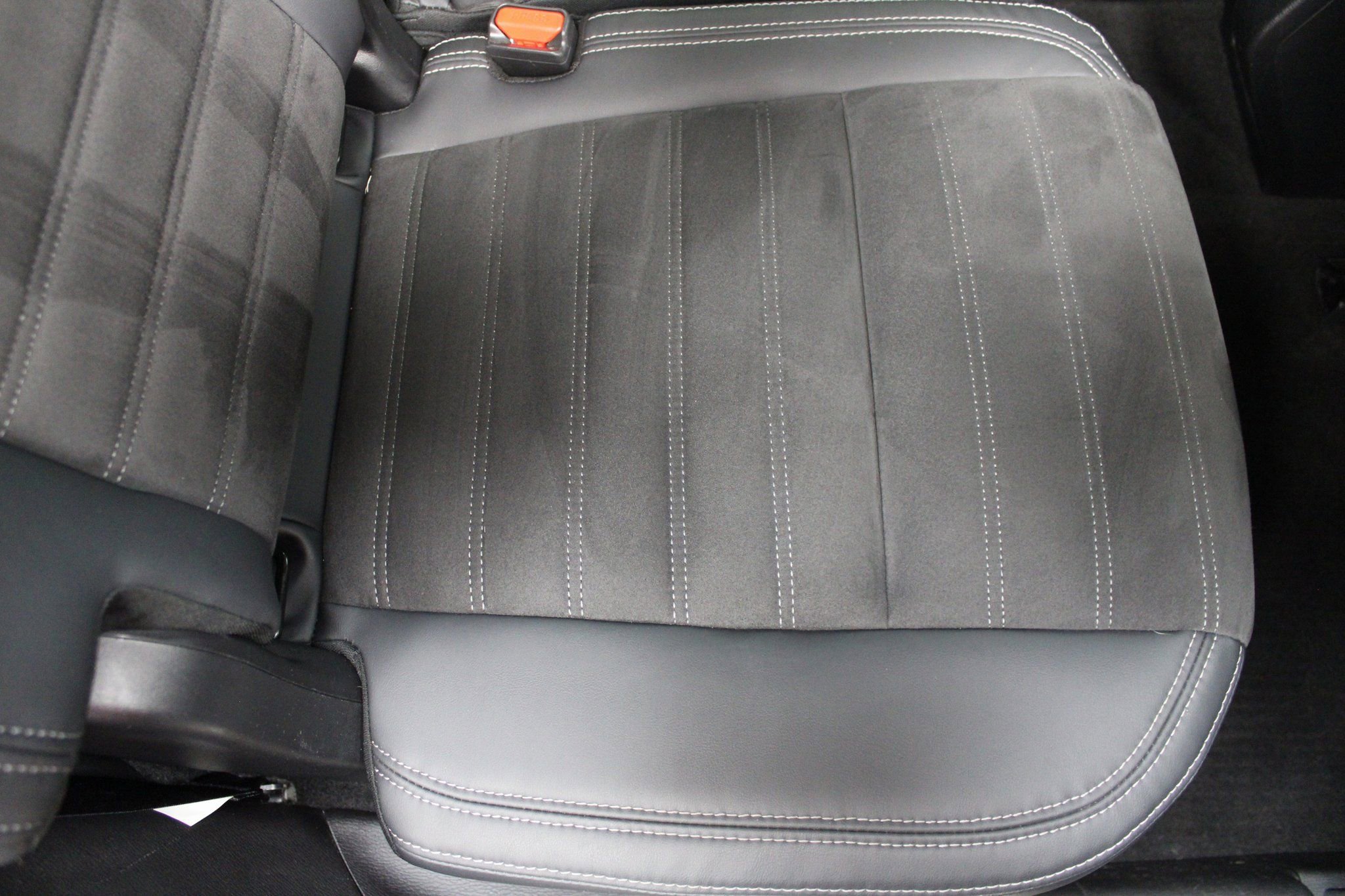 Used 2023 Mitsubishi Outlander SE image 22