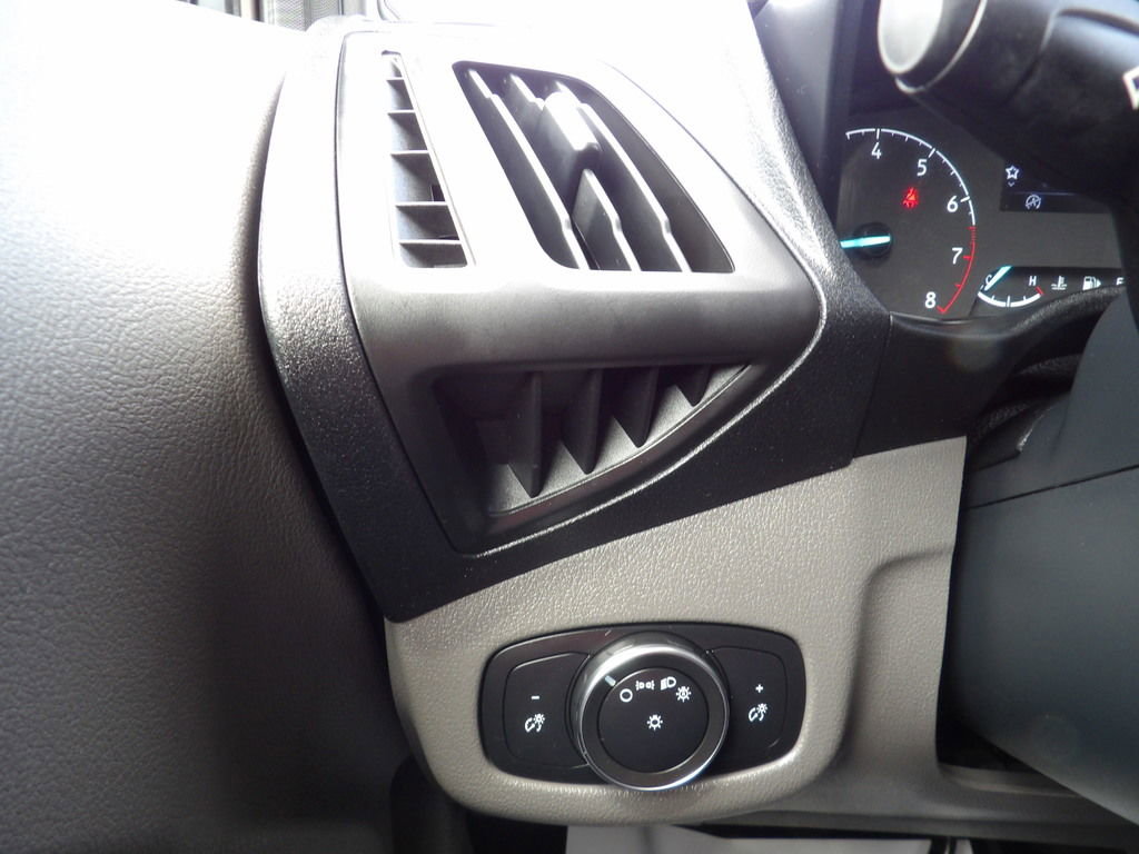 Used 2020 Ford Transit Connect XL FWD image 16