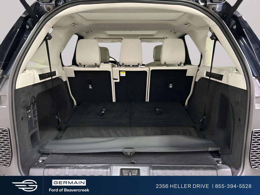 Used 2025 Land Rover Discovery S AWD/4WD image 25