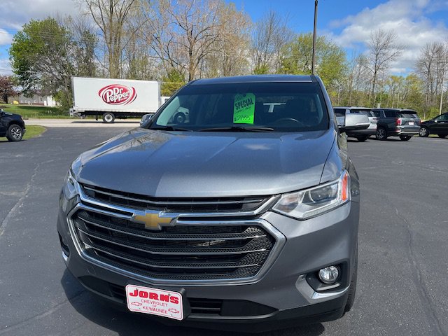 Used 2021 Chevrolet Traverse LT AWD/4WD image 2