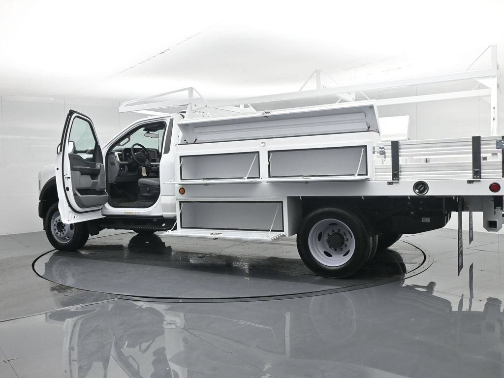 New 2025 Ford F550 4x4 Regular Cab Super Duty image 39