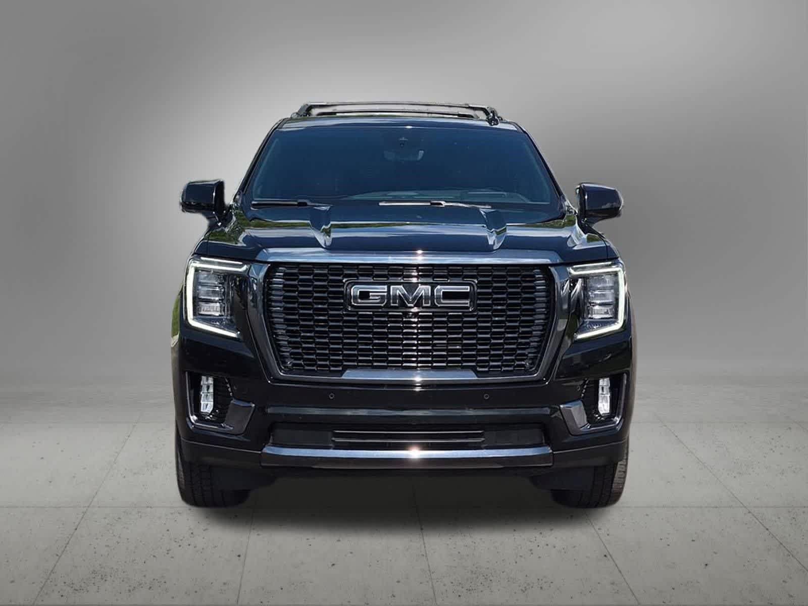 Used 2023 GMC Yukon XL Denali Ultimate AWD/4WD image 9