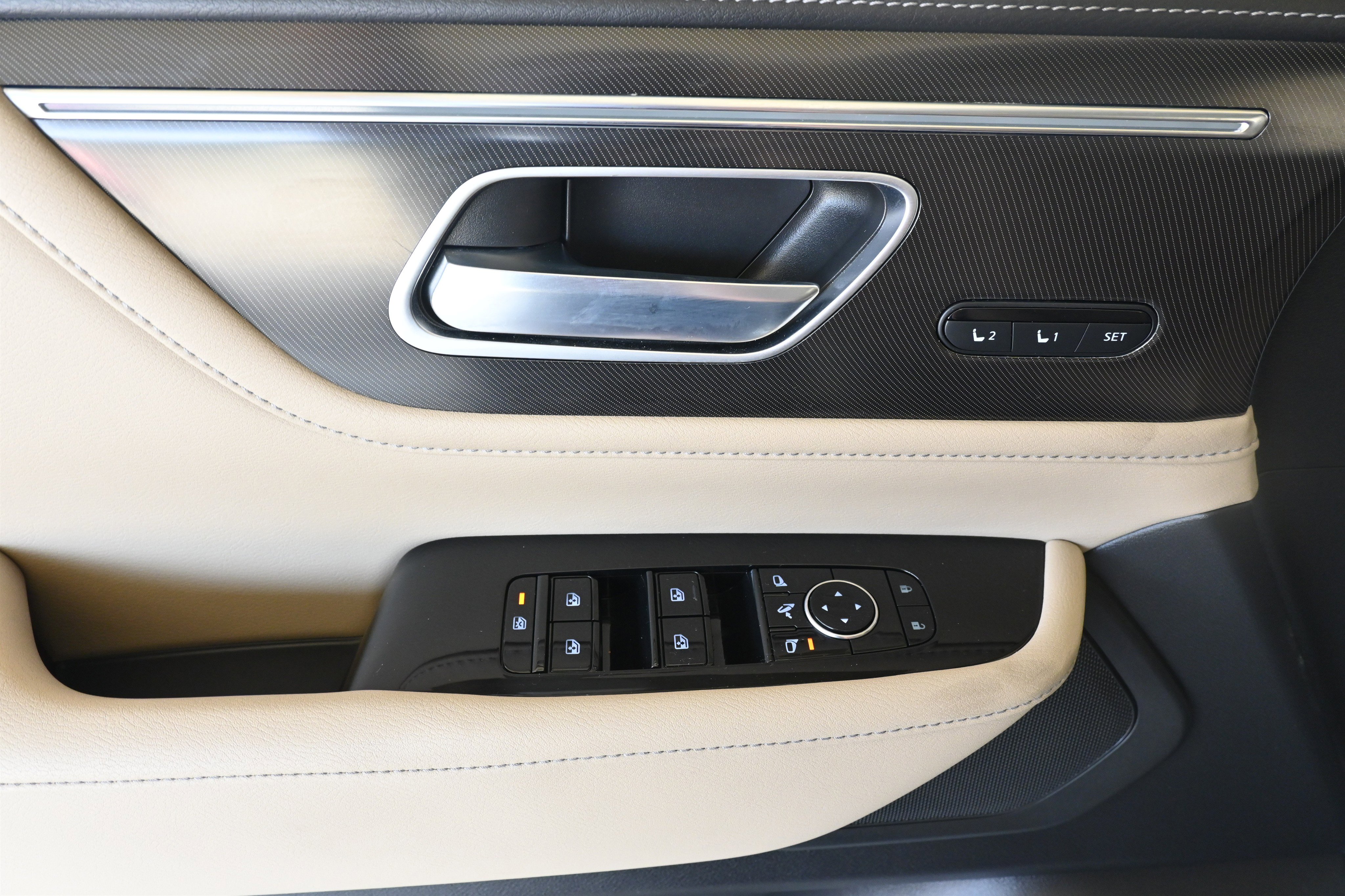 Used 2025 INFINITI QX80 Pure w/ Cargo Package image 16