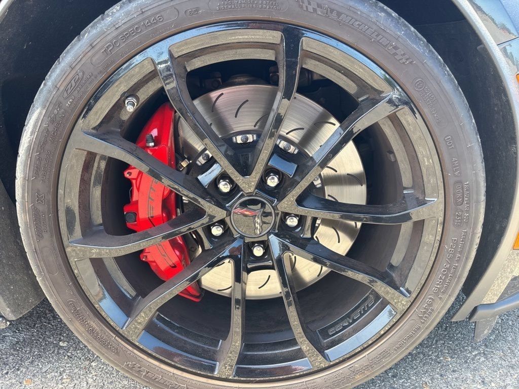 Used 2017 Chevrolet Corvette Grand Sport w/ Grand Sport Heritage Package RWD image 17