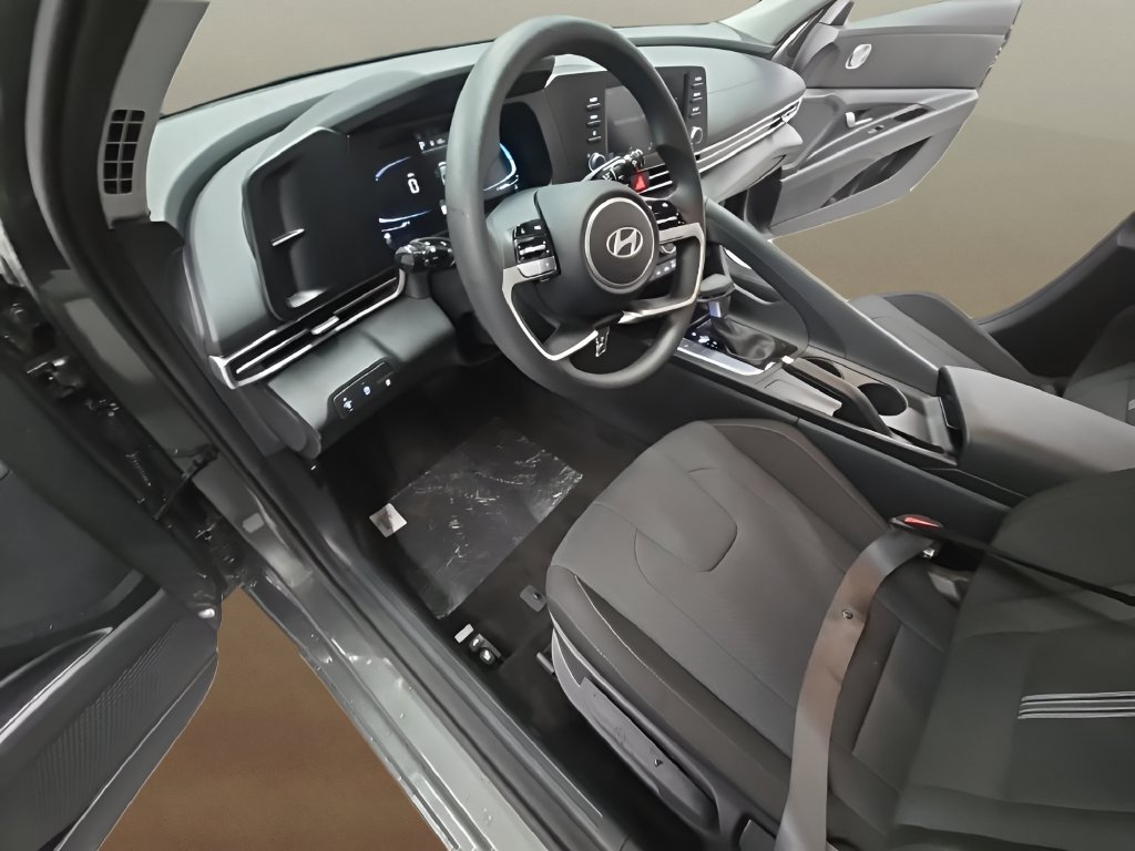 New 2026 Hyundai Elantra SE FWD image 13
