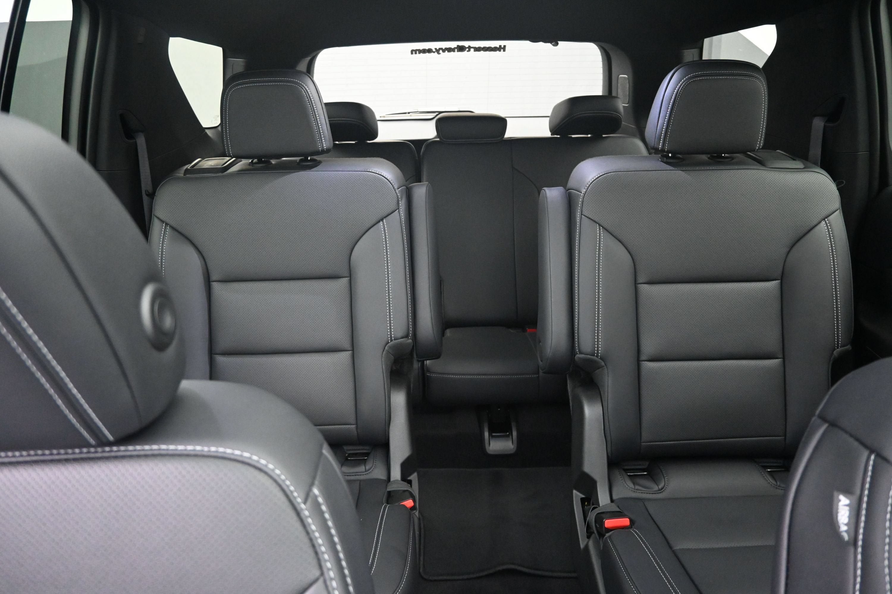 New 2027 Chevrolet Traverse LT w/ Sun and Wheel Package FWD image 35