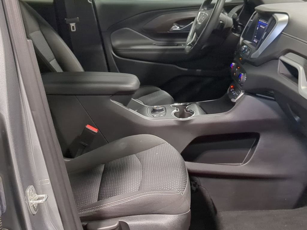 Used 2023 GMC Terrain SLE w/ Driver Convenience Package image 28