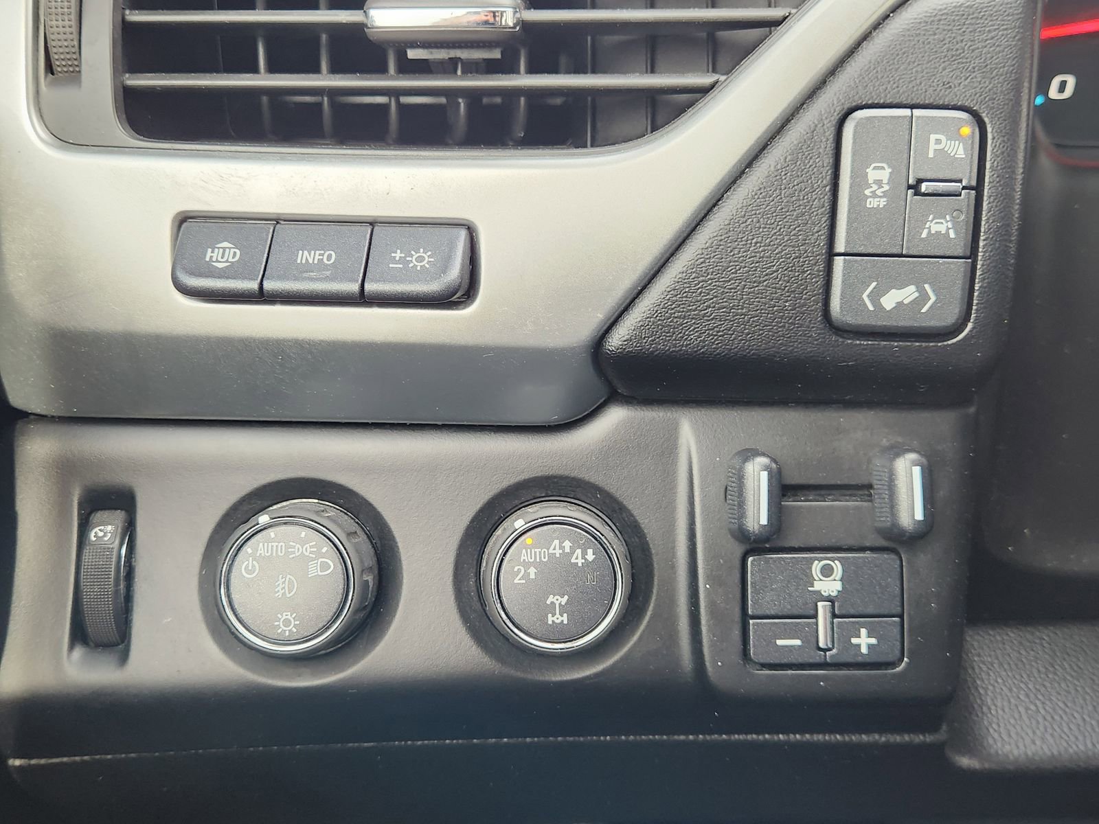 Used 2019 Chevrolet Suburban Premier image 26