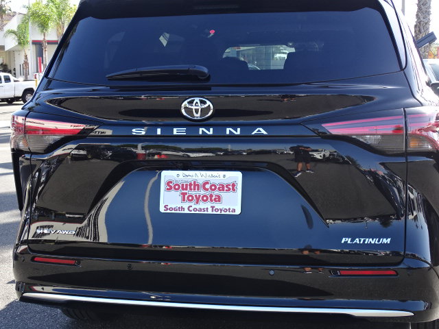 New 2026 Toyota Sienna Platinum AWD/4WD image 7