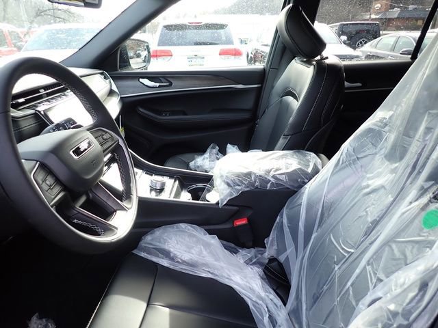 New 2025 Jeep Grand Cherokee Limited w/ Black Appearance Package image 12