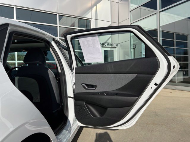 Used 2023 Hyundai Elantra Limited w/ Cargo Package FWD image 33