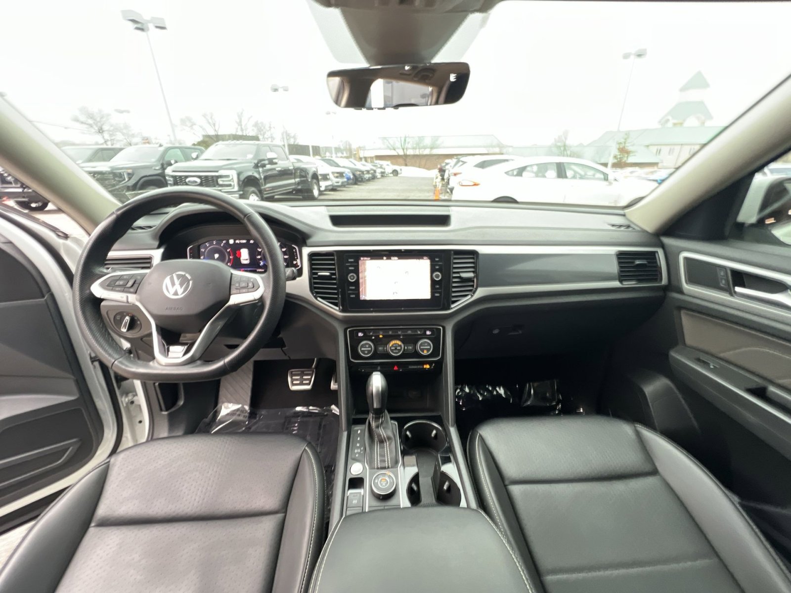 Used 2022 Volkswagen Atlas SEL R-Line image 23