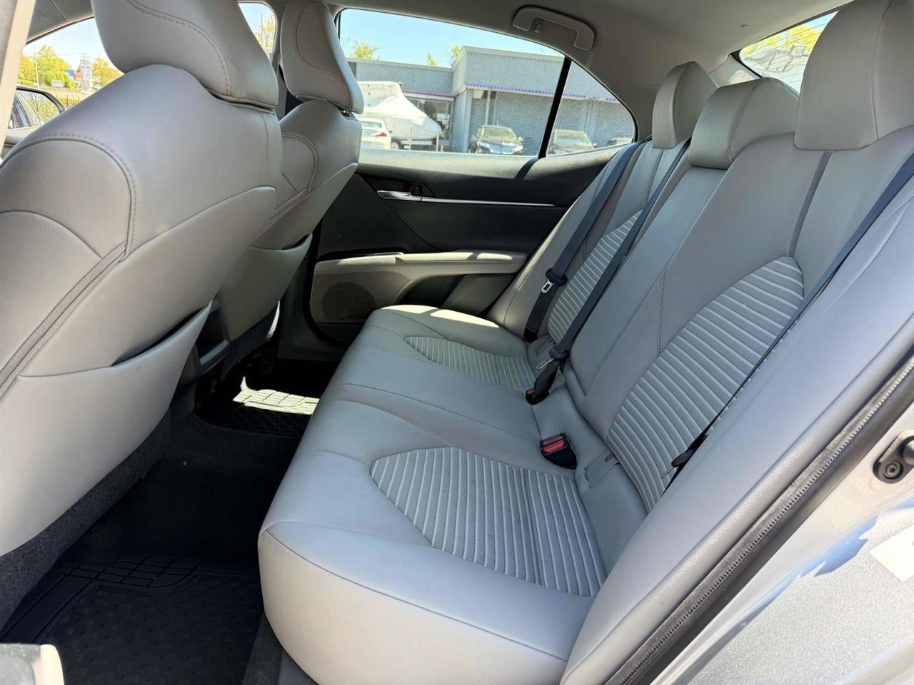 Used 2019 Toyota Camry SE w/ Protection Package (Q2) FWD image 9