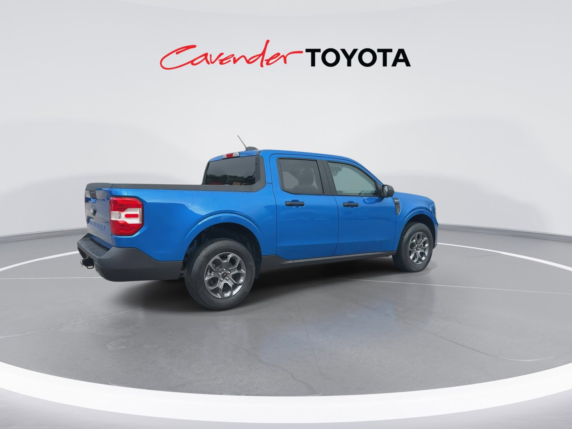 Used 2025 Ford Maverick XLT w/ Equipment Group 302A AWD/4WD image 8