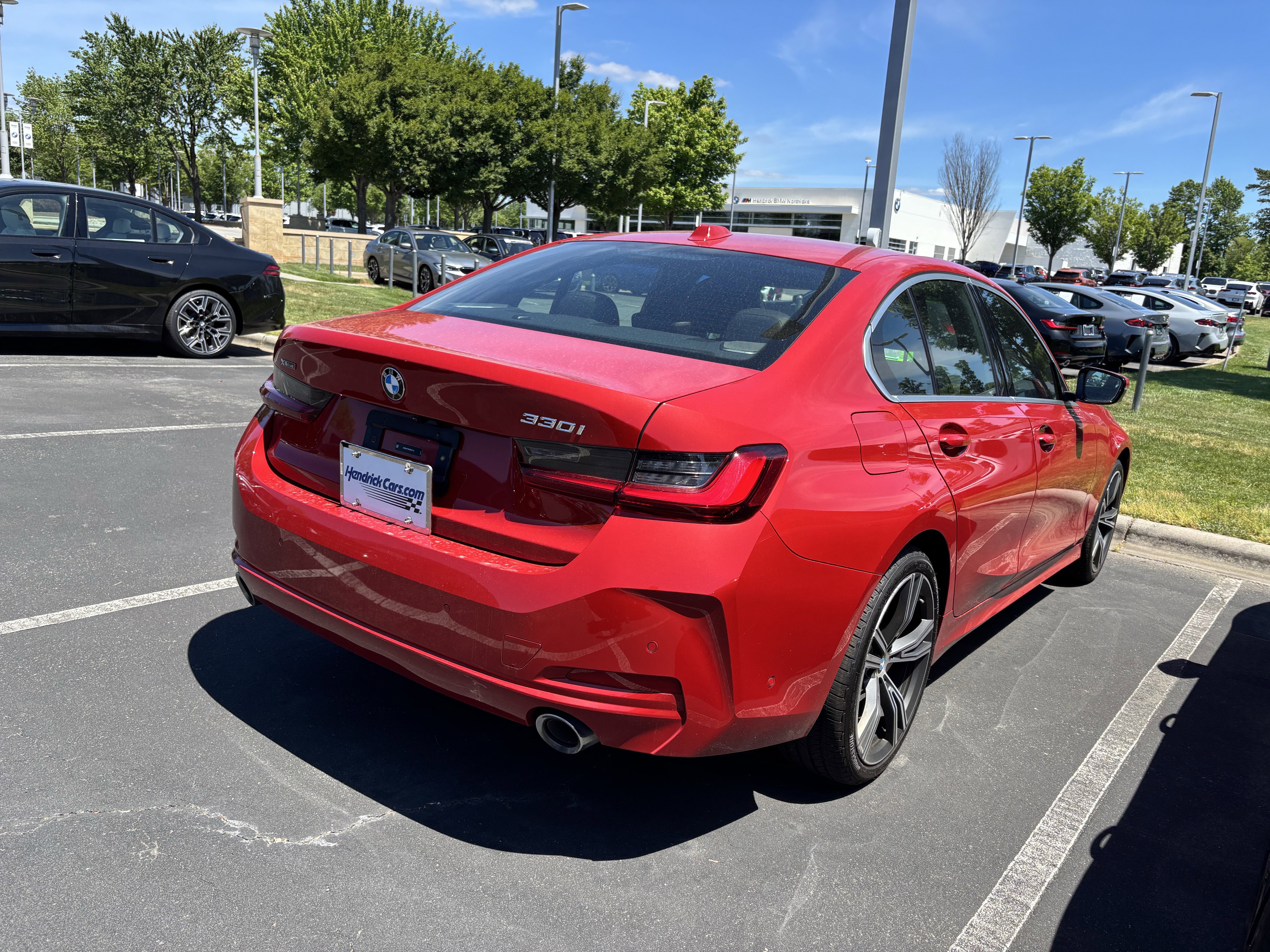 Certified 2024 BMW 330i xDrive Sedan w/ Premium Package AWD/4WD image 21