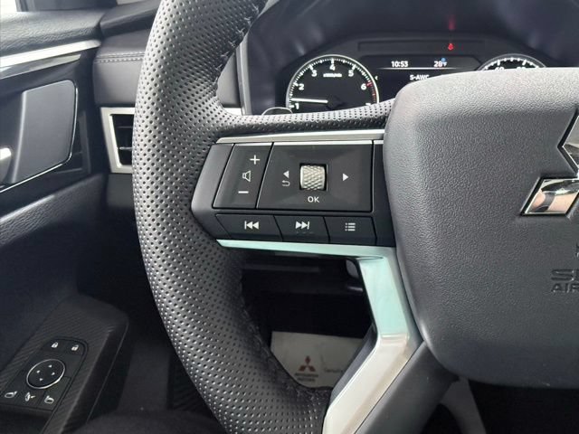 New 2026 Mitsubishi Outlander AWD image 32