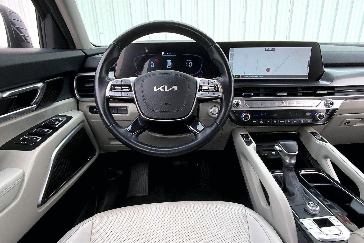 Used 2023 Kia Telluride S image 5