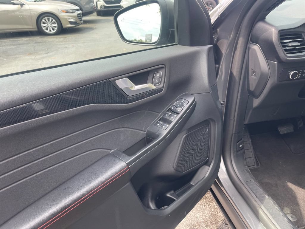 Used 2026 Ford Escape ST-Line FWD image 11