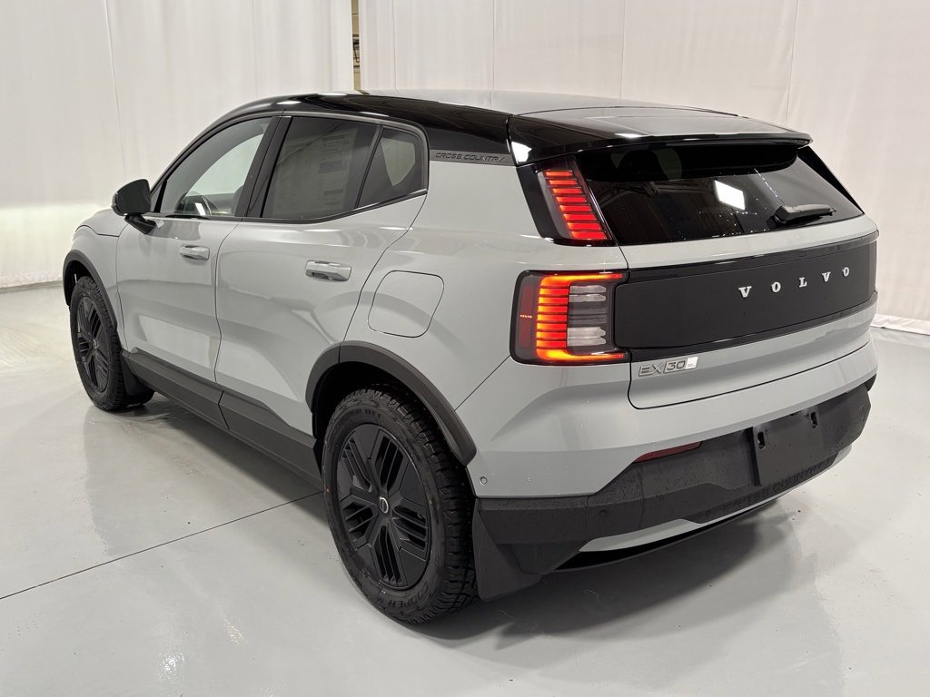 New 2026 Volvo EX30 Cross Country Ultra image 8