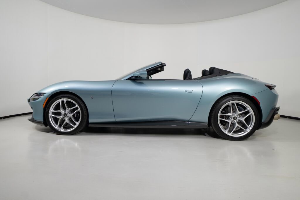 Used 2024 Ferrari Roma Spider image 16