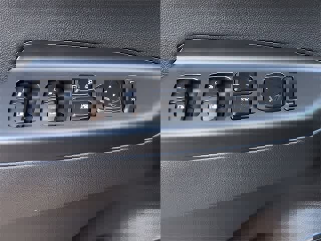 Used 2021 Hyundai Kona Limited w/ Cargo Package image 41