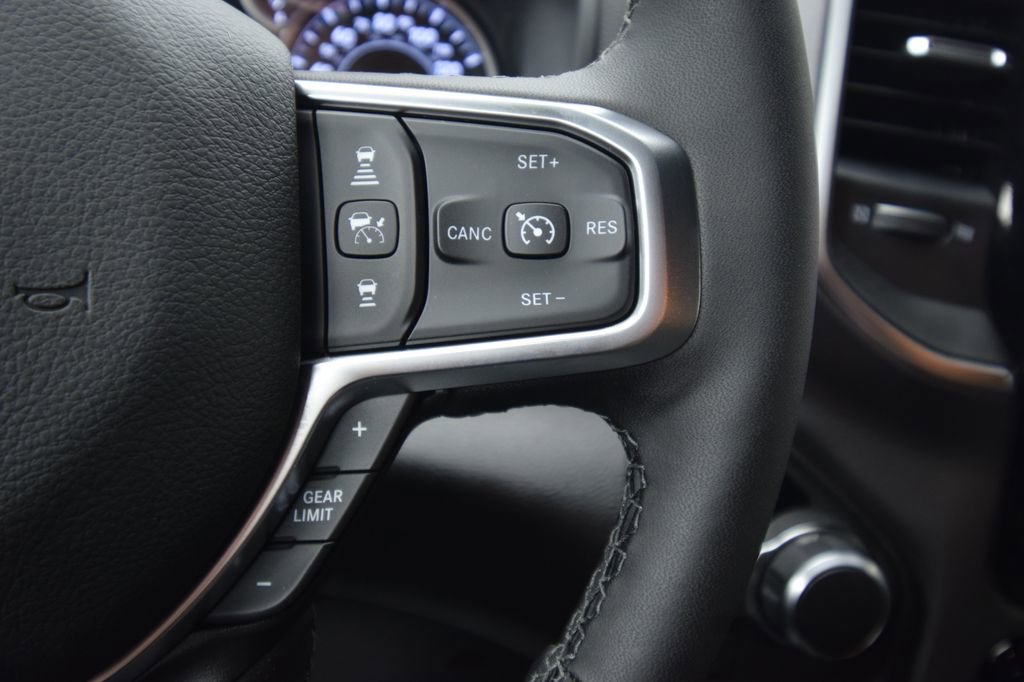 New 2026 RAM 1500 4x4 Crew Cab image 27