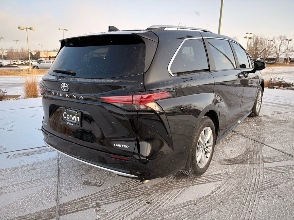 Used 2026 Toyota Sienna Limited image 8