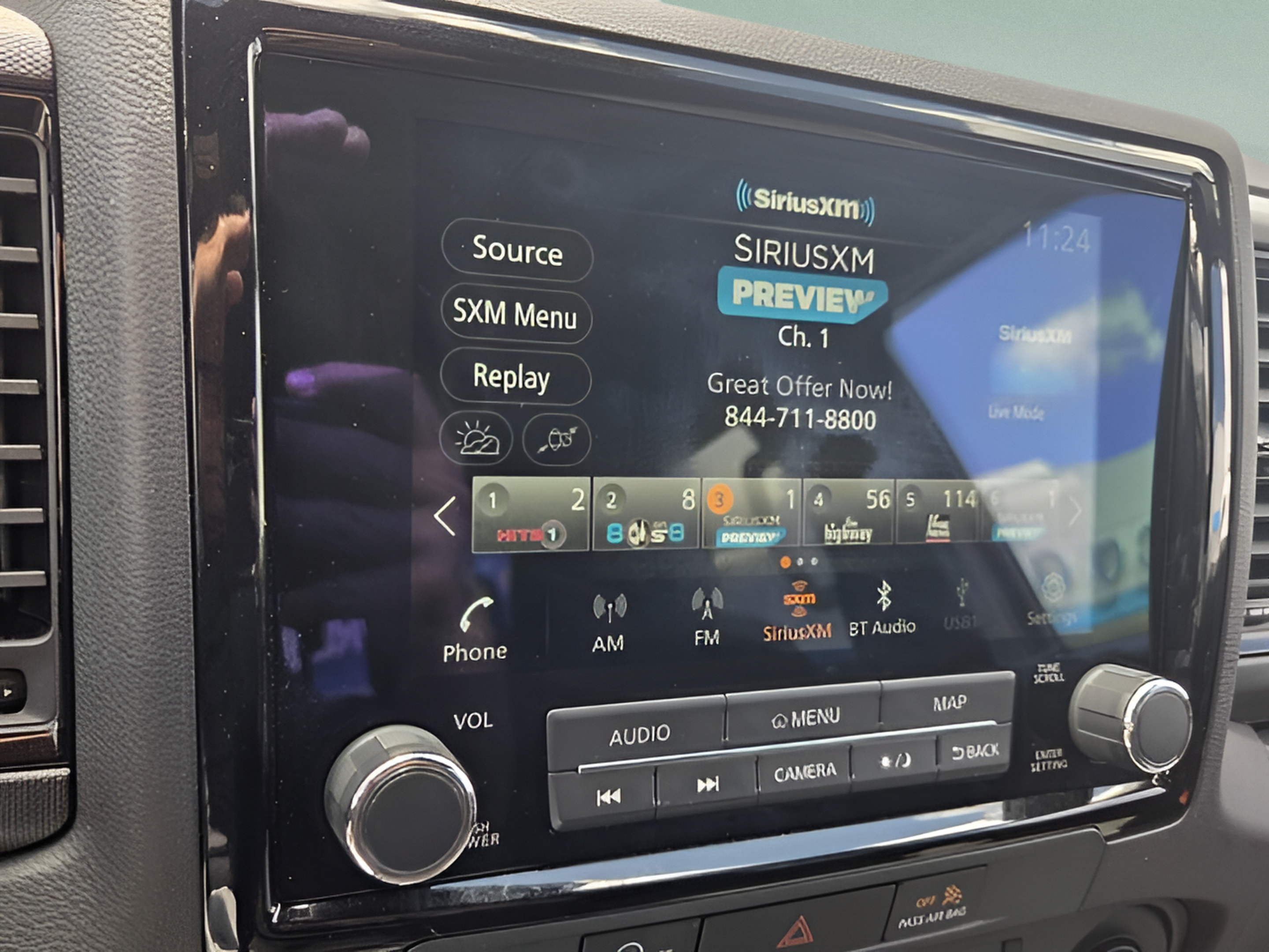 Used 2023 Nissan Frontier PRO-4X w/ Technology Package AWD/4WD image 24