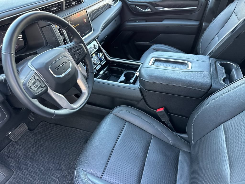 Used 2024 GMC Yukon XL Denali AWD/4WD image 9