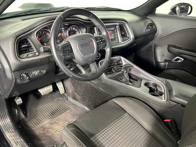 Used 2017 Dodge Challenger R/T image 23
